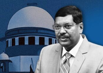 धक्कादायक ! सरन्यायाधीश भूषण गवई यांच्यावर कोटातच बूट फेकण्याचा प्रयत्न, आरोपी वकील ताब्यात