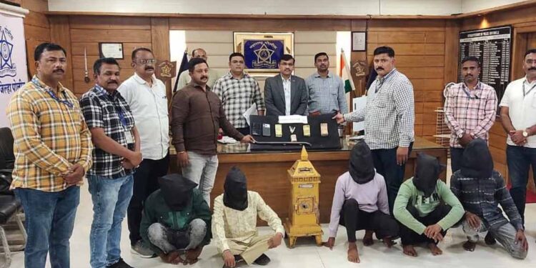 पंचमुखी हनुमान मंदिरातील चोरीचा उलगडा; पाच जणांना अटक