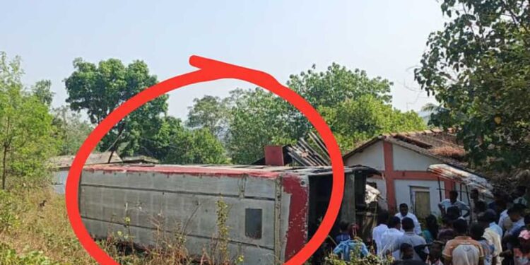 बापरे! ४० ते ४५ प्रवाशांना घेऊन जाणारी बस दरीत कोसळली