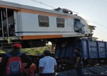 देशात भीषण रेल्वे अपघात! पेसेंजर ट्रेन अन् मालगाडीची जोरदार धडक, अनेक प्रवाशी दगावले