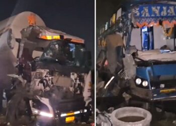 लक्झरी बस व टँकरमध्ये समोरासमोर धडक; एक ठार, सात ते आठ जण जखमी