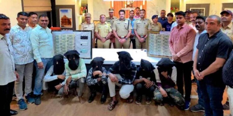 भुसावळमधील  २५ लाख ४२ हजार रुपयांच्या लुटीचा पोलिसांकडून पर्दाफाश ; सहा जण ताब्यात 