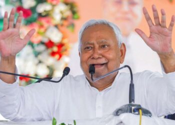 नितीश कुमारांनी घेतली १० व्यांदा बिहारच्या मुख्यमंत्रिपदाची शपथ