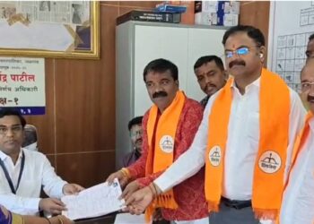 Jalgaon : शिंदे गटाच्या अनेक दिग्गज नेत्यांकडून उमेदवारी अर्ज दाखल