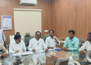 जळगाव महानगरपालिकेच्या निवडणुकीसाठी भाजपा कार्यालयात इच्छुकांची मोठी गर्दी 