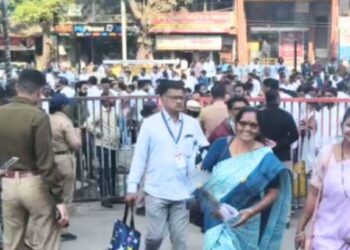 अर्ज छाननी दरम्यान मनपा परिसरात उमेदवारांसह समर्थकांची तोबा गर्दी