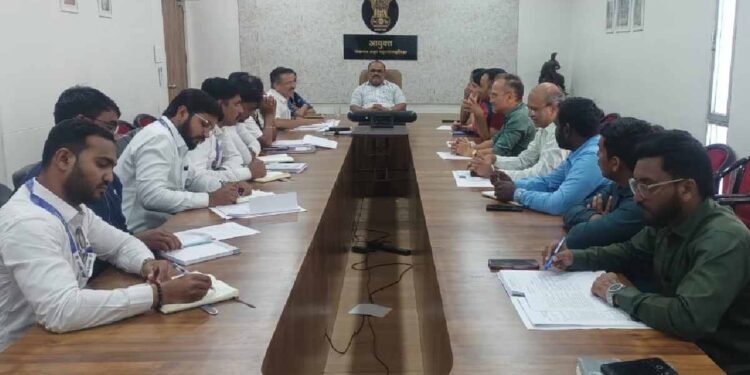 जळगाव महानगरपालिकेची “माझे शहर माझी जबाबदारी” उपक्रमाच्या टीम सोबत स्वच्छता आढावा बैठक