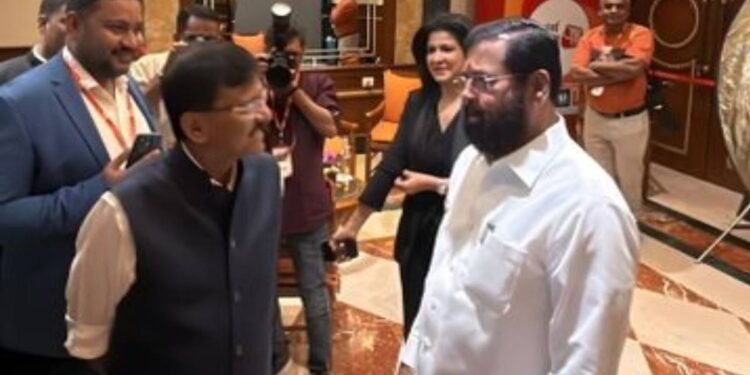 एकनाथ शिंदे आणि संजय राऊतांच्या भेटीने राजकीय वर्तुळात चर्चांना उधाण