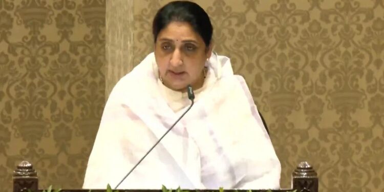 अखेर सुनेत्रा पवार यांनी उपमुख्यमंत्रिपदाची शपथ घेतली