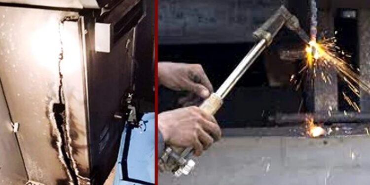 जळगावमध्ये गॅस कटरने एटीएम फोडण्याचा प्रयत्न ; लाखोंची रोकड जळाली