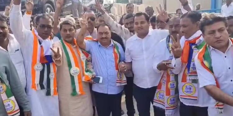 मुख्यमंत्र्यांच्या जळगाव दौऱ्याच्याच दिवशी नाथाभाऊंची प्रचाराच्या मैदानात एंट्री