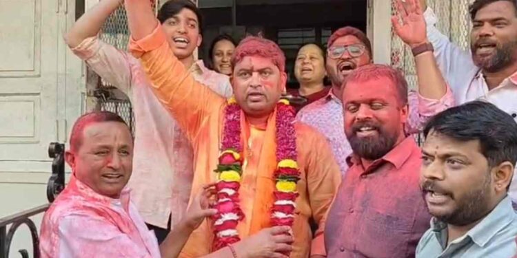 जळगाव महापालिकेत शिंदे गटाचा ‘डबलबार’ : मनोज चौधरी यांची बिनविरोध निवड