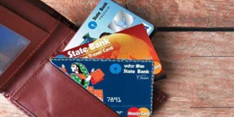 ATM मधून पैसे काढणं झालं महाग, SBI ने शुल्क वाढवले
