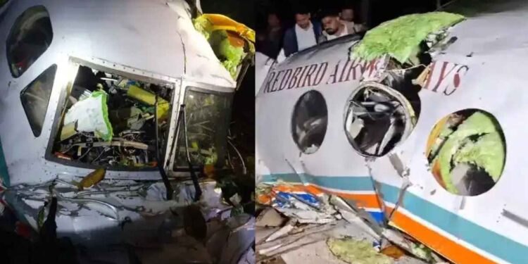 हवाई प्रवासाला हादरवणारी घटना ! एअर ॲम्बुलन्स विमान कोसळल्याने सात जण ठार