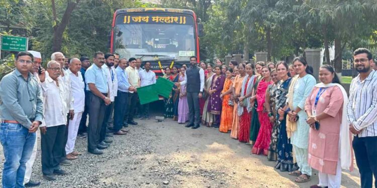 पाणी फाउंडेशनच्या फार्मर कप प्रशिक्षणासाठी जळगावातील शेतकरी रवाना