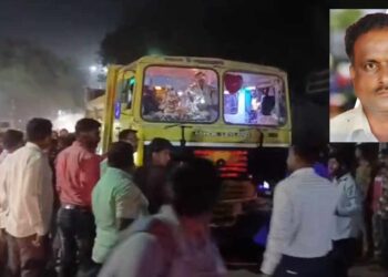 हृदयद्रावक ! जळगावात भरधाव डंपरने वृद्धाला चिरडले; संतप्त जमावाची डंपरवर दगडफेक