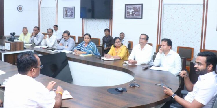 जळगाव जिल्हा प्रशासनातर्फे शिवजयंती उत्सवाचे भव्य आयोजन