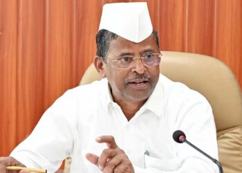 तर मी राजीनामा देईल ; कारकुनाला अटक झाल्यानंतर नरहरी झिरवळांनी एका वाक्यात विषय संपविला