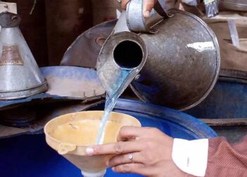 एलपीजी तुटवड्याच्या पार्श्वभूमीवर राज्याचा मोठा निर्णय; आता शिधापत्रिकाधारकांना मिळणार केरोसीन