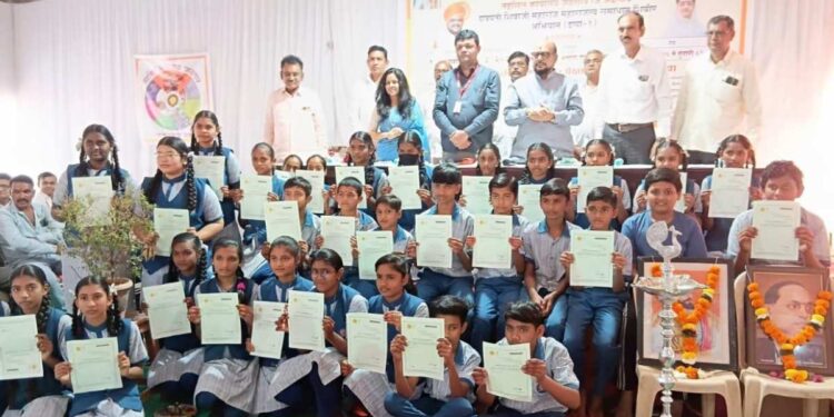 गोरगरिबांची सेवा हीच परमेश्वराची सेवा – पालकमंत्री गुलाबराव पाटील