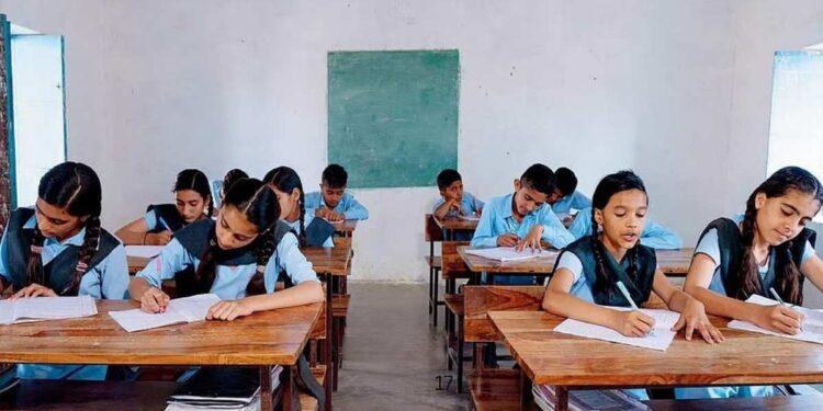 धक्कादायक ! बनावट शालार्थ आयडी तयार करून शासनाची तब्बल ‘इतक्या’ कोटींची फसवणूक