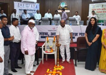 शेतकऱ्यांच्या आड येणाऱ्यांची गय करू नका – पालकमंत्री गुलाबराव पाटील