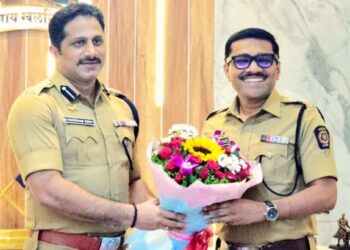 जळगावच्या पोलीस अधीक्षकपदी श्रीकांत ढीवरे रुजू; डॉ. महेश्वर रेड्डींकडून स्वीकारली सूत्रे