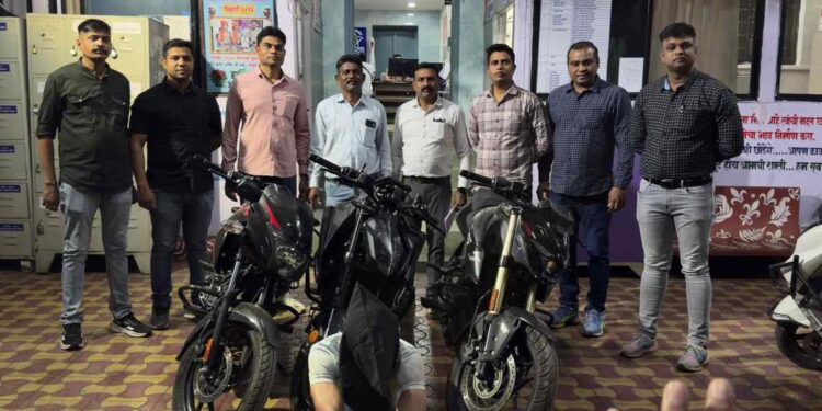 भुसावळात दुचाकी चोरट्यांचा पर्दाफाश; २.१० लाखांच्या ३ गाड्या जप्त, दोन सराईत आरोपी जेरबंद