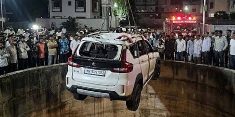 स्नेहसंमेलनावरून परतताना भीषण दुर्घटना; विहिरीत कार कोसळून एकाच कुटुंबातील 9 जणांचा दुर्दैवी मृत्यू