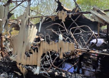 जळगाव पोलीस मुख्यालयात भीषण आग; पोलिसांचे महत्त्वाचे साहित्य आणि कागदपत्रे जळून खाक