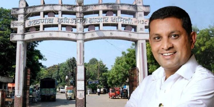 जळगाव बाजार समितीच्या सभापतीविरोधात १२ संचालकांचा अविश्वास प्रस्ताव ; राजकीय वर्तुळात खळबळ