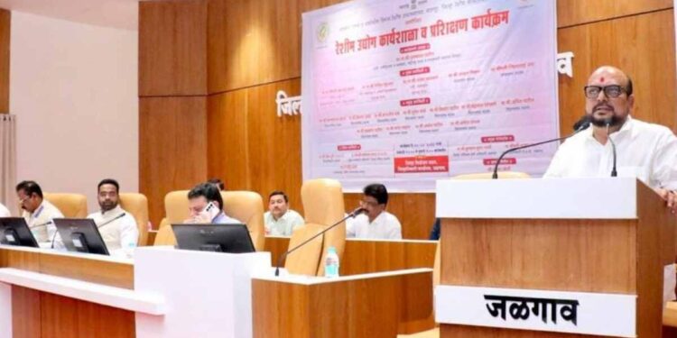 शेतकऱ्यांनी बदलत्या हवामानानुसार शेती पिके घ्यावीत : पालकमंत्री गुलाबराव पाटील