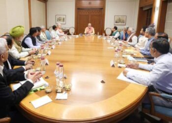 तेल संकटाच्या पार्श्वभूमीवर भारत सरकारनं मोठा निर्णय ; काय आहे वाचा..