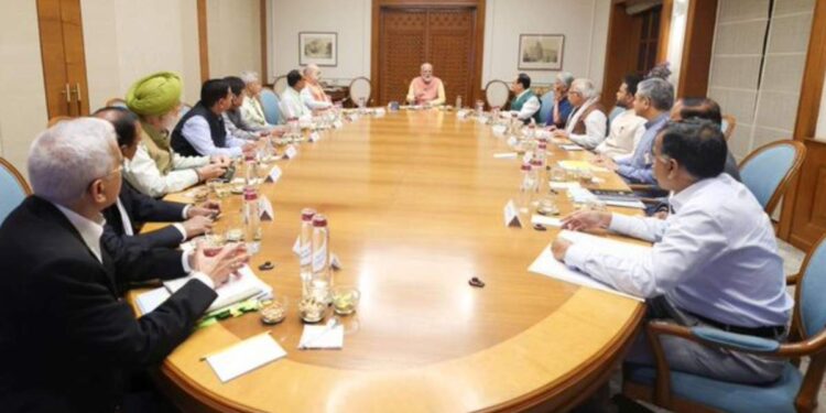 तेल संकटाच्या पार्श्वभूमीवर भारत सरकारनं मोठा निर्णय ; काय आहे वाचा..