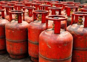 एकीकडे गॅस टंचाई, दुसरीकडे मोठी चोरी! फैजपुरात गोदामातून १०० भरलेले सिलिंडर लंपास