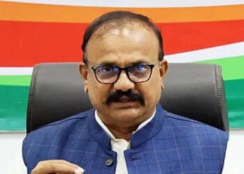 मध्यरात्री फडणवीस-ठाकरेंच्या भेटीची चर्चा, काँग्रेसची भूमिका काय? हर्षवर्धन सपकाळ यांची पहिली प्रतिक्रिया