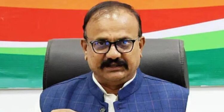 मध्यरात्री फडणवीस-ठाकरेंच्या भेटीची चर्चा, काँग्रेसची भूमिका काय? हर्षवर्धन सपकाळ यांची पहिली प्रतिक्रिया