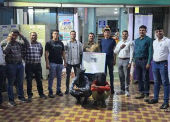 जळगाव जिल्ह्यात वेगवेगळ्या कारवायांमध्ये २ गावठी पिस्तूल व जिवंत काडतुसासह तिघे जेरबंद