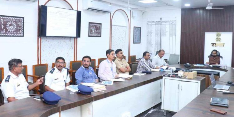 आगामी मान्सून काळात आपत्ती व्यवस्थापनासाठी सर्व यंत्रणांनी सज्ज राहावे – जिल्हाधिकारी रोहन घुगे