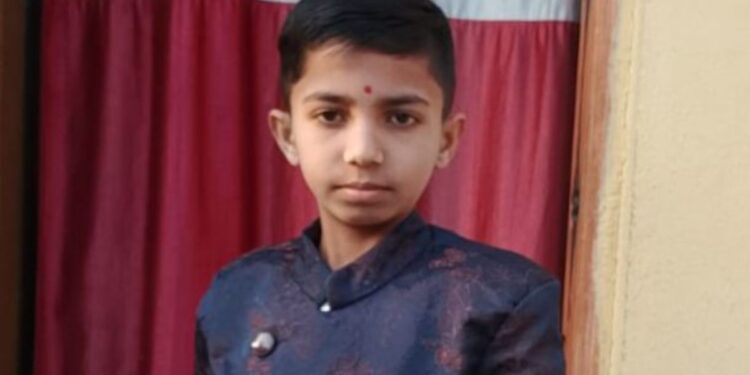 अत्यंत दुर्दैवी ! क्रिकेट खेळताना अंगावर स्लॅब कोसळल्याने १० वर्षीय बालकाचा मृत्यू