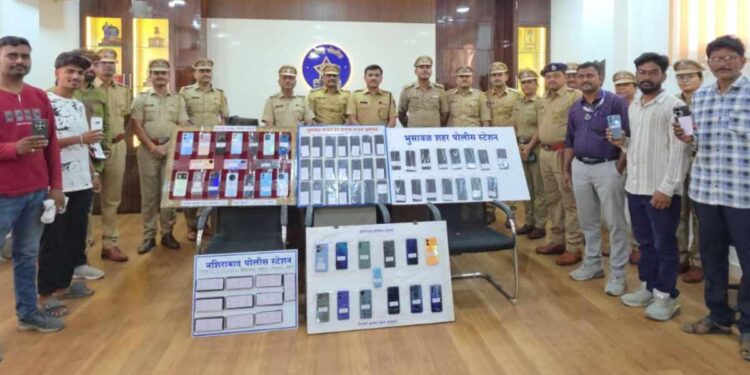 भुसावळ-मुक्ताईनगर पोलिसांची मोठी कारवाई! १५ लाखांचे १०९ चोरीला गेलेले मोबाईल हस्तगत