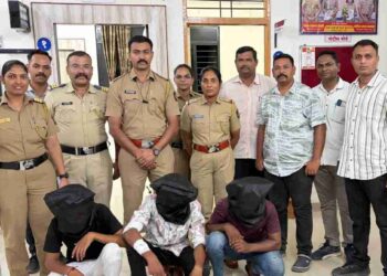 जळगावात कायदा-सुव्यवस्थेचे धिंडवडे! दुचाकीच्या लुटीनंतर महामार्गावर ट्रक चालकाला लुटले, ३ जण जेरबंद