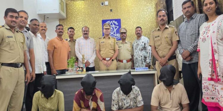 जळगावात थरार! चाकूचा धाक दाखवून लुटणारी टोळी अवघ्या २ तासांत जेरबंद