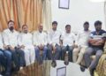 “लोकशाहीची थट्टा थांबवा!” भाजप उमेदवाराच्या वर्तणुकीला कंटाळून चाळीसगावच्या १३ नगरसेवकांचा मतदानाला ‘नकार’