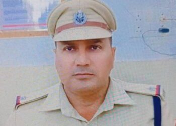 अमळनेर रेल्वे स्टेशन हादरले: आरपीएफ कार्यालयात सहाय्यक फौजदाराने झाडली स्वतःवर गोळी; प्रकृती गंभीर