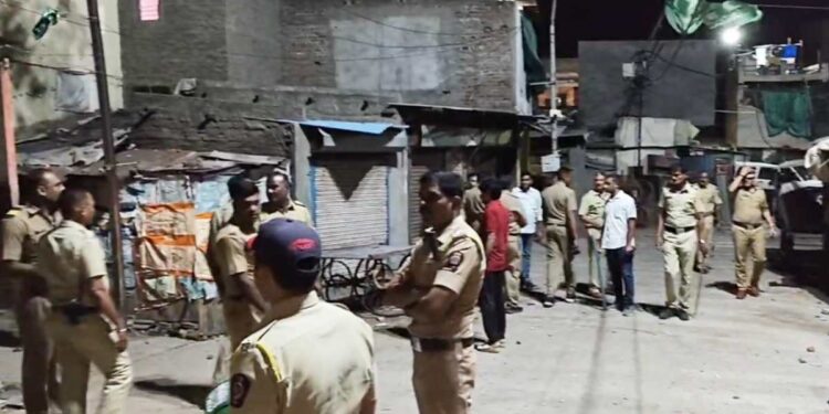 जळगावात जुन्या वादातून घरात घुसून तोडफोड; ५ जणांवर गुन्हा दाखल