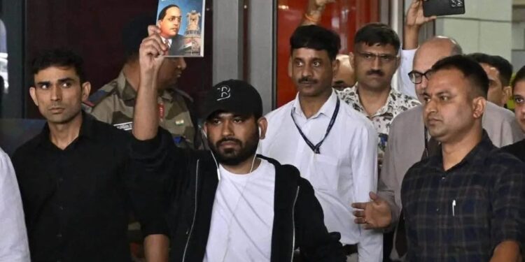 हे आंदोलन…; दिल्लीत पाऊल ठेवताच ‘कॉकरोच जनता पार्टी’च्या संस्थापकाचे मोठे विधान