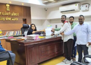 बिरसा ब्रिगेड व अखिल भारतीय आदिवासी विकास परिषदेतर्फे जि.प.च्या सीईओंना शिक्षक भरतीबाबत निवेदन