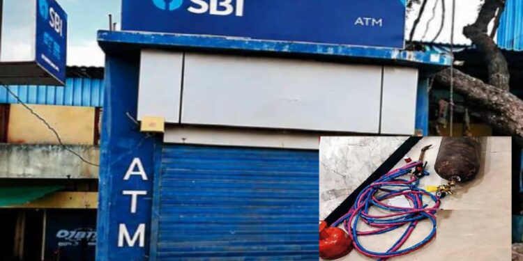 पोलिसांच्या तत्परतेमुळे जळगावात SBI चे ATM फुटता फुटता वाचले; गॅस कटरसह चोरटे साहित्य टाकून पळाले
