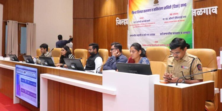जळगाव जिल्ह्यातील शासनाच्या विविध योजनाची प्रलंबित कामे तातडीने पूर्ण करा; केंद्रीय क्रीडा राज्यमंत्री रक्षा खडसे